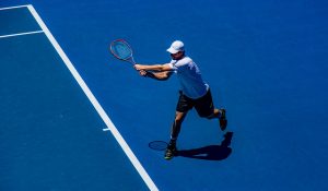 tips and tactics for playing tennis in wind